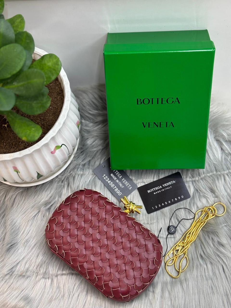 Bottega Veneta Knot Clutch – Wine Red Intrecciato Scalloped Leather