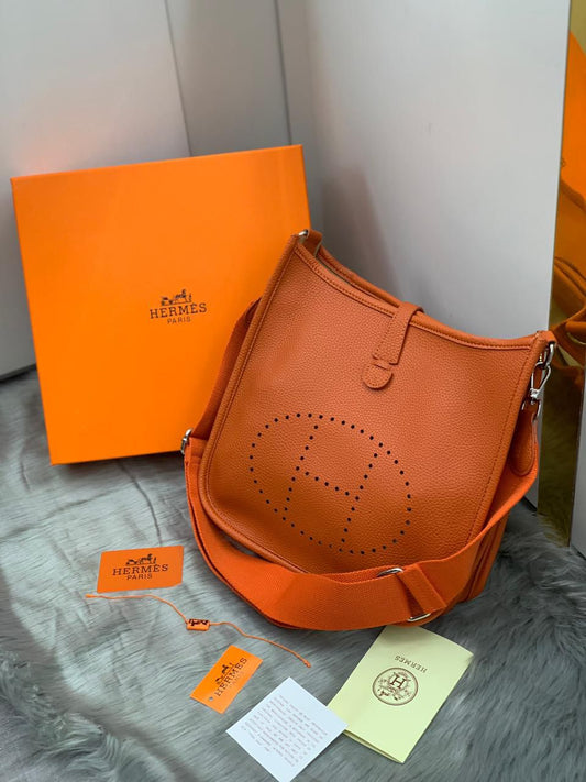 Hermès – Evelyne III GM (Orange)