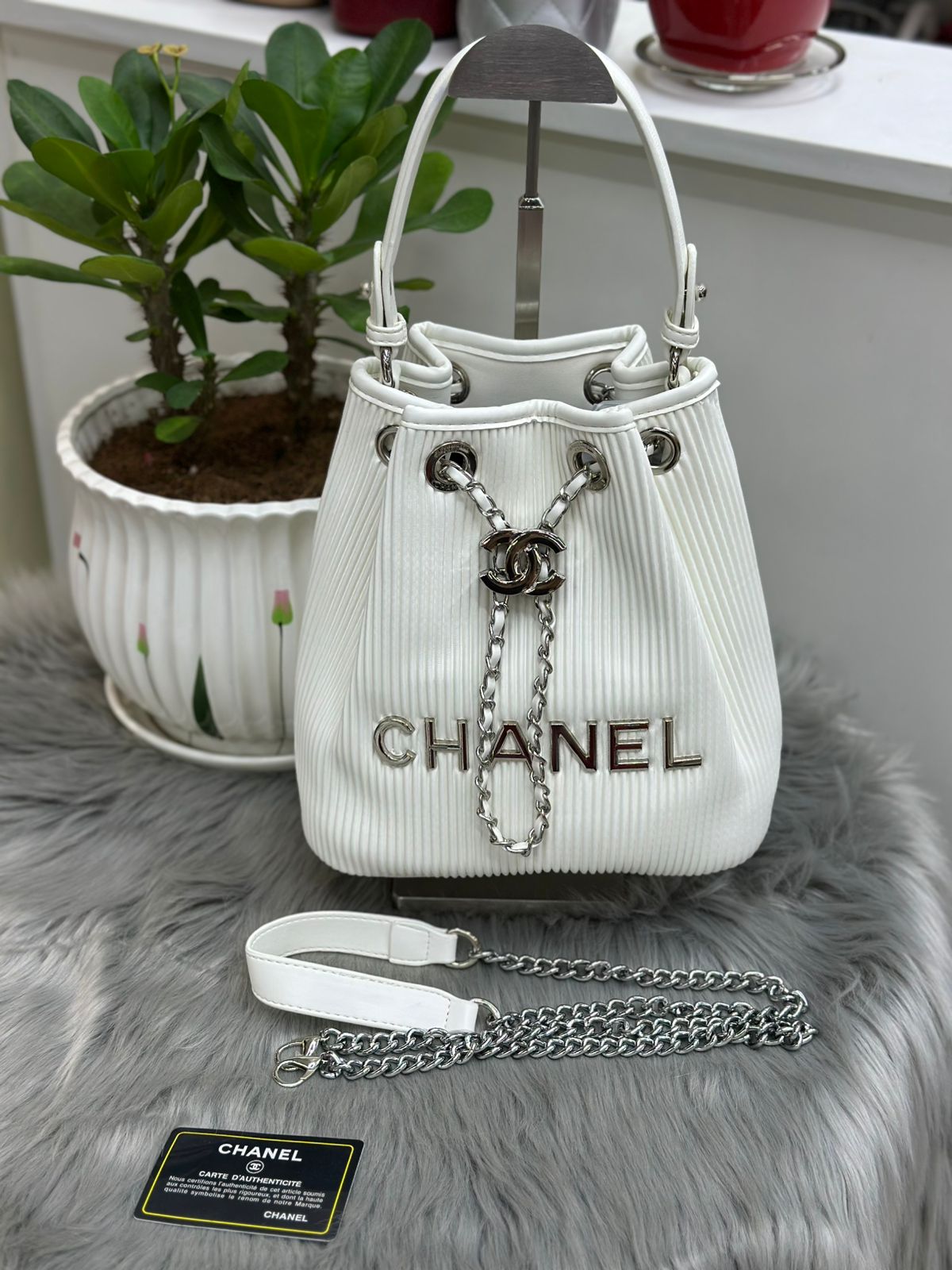 Chanel – Pleated Drawstring Bucket Bag (White)
