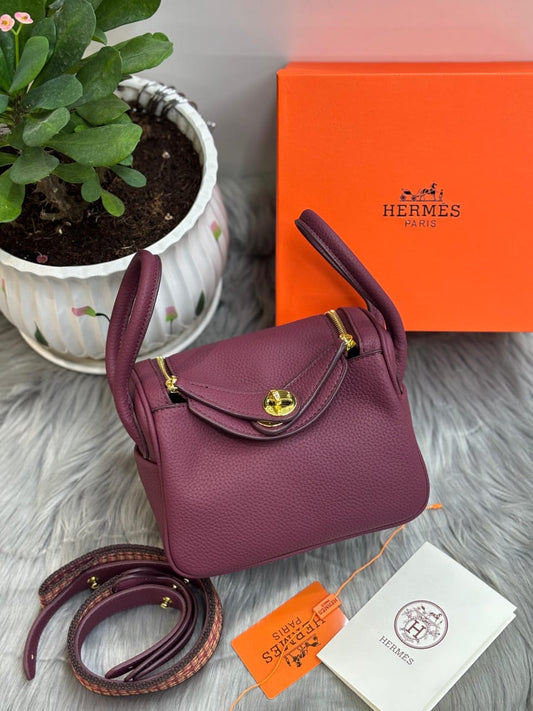 Hermès – Lindy 26 (Burgundy)