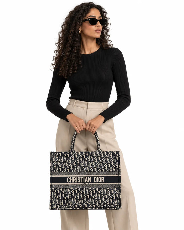 CD – Book Tote - model