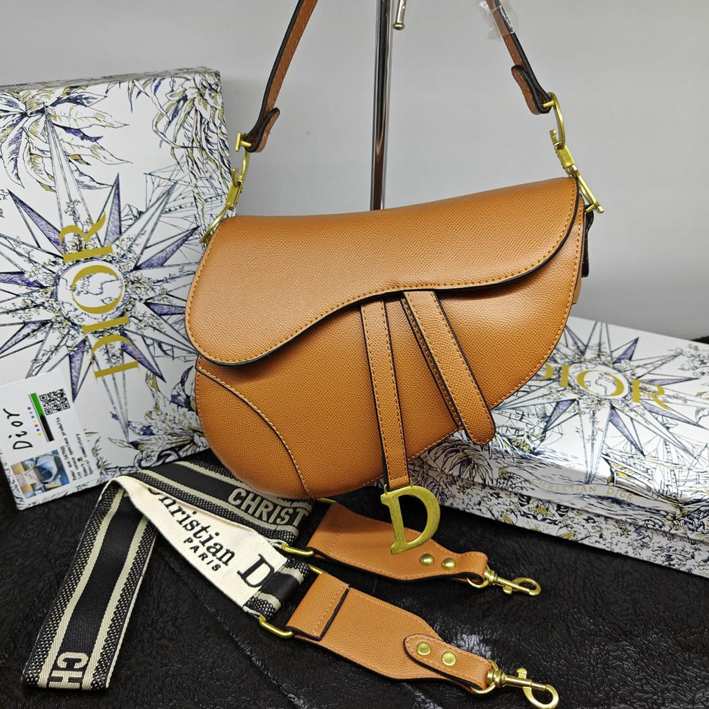 Luxe Saddle Charm Bag – Signature Edition