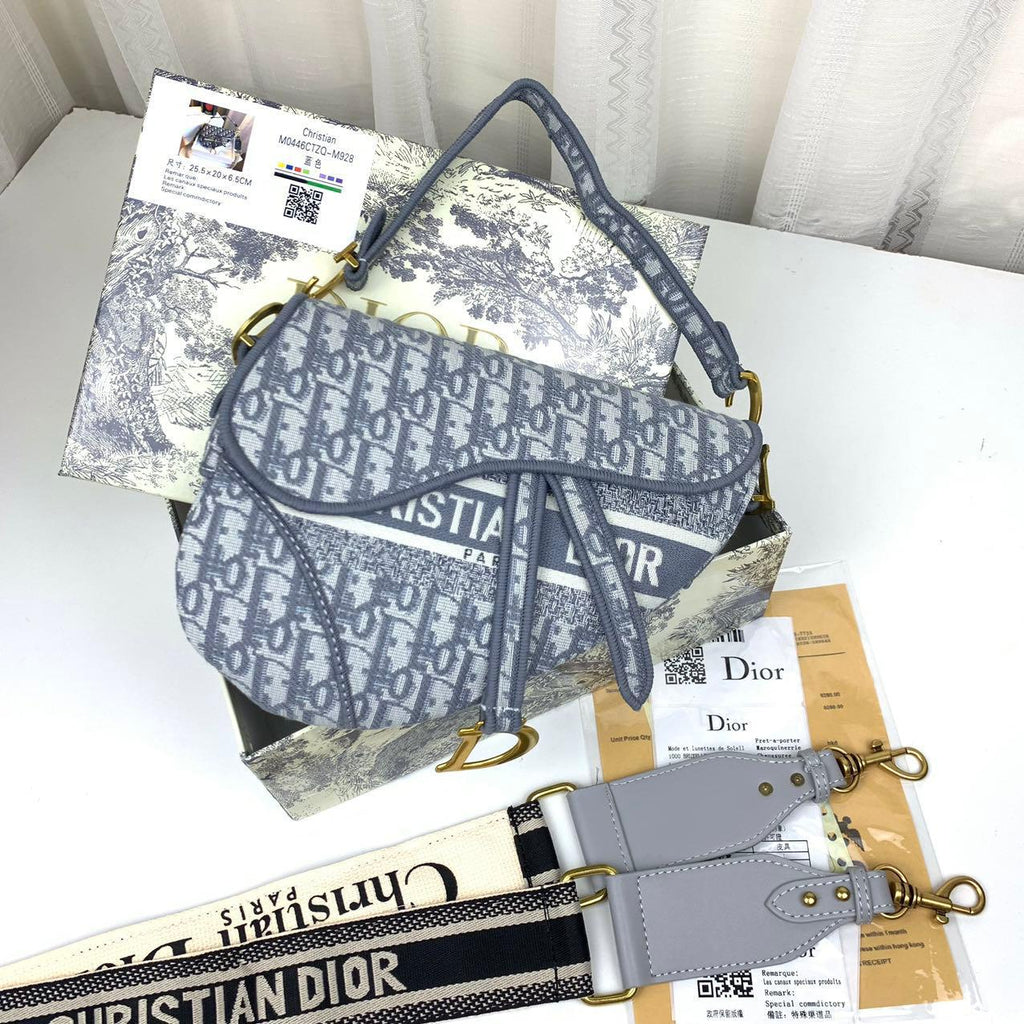 Luxe Saddle Charm Bag – Signature Edition