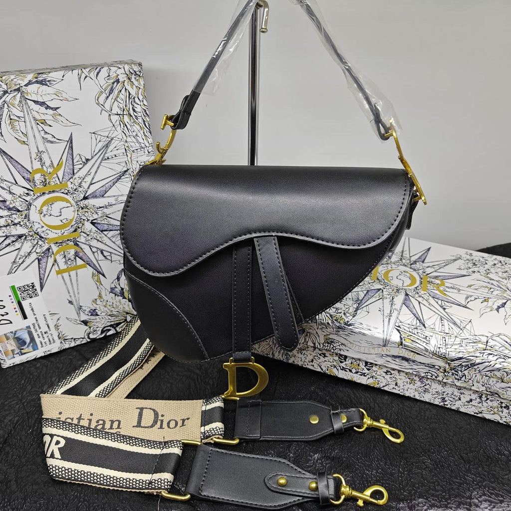 Luxe Saddle Charm Bag – Signature Edition