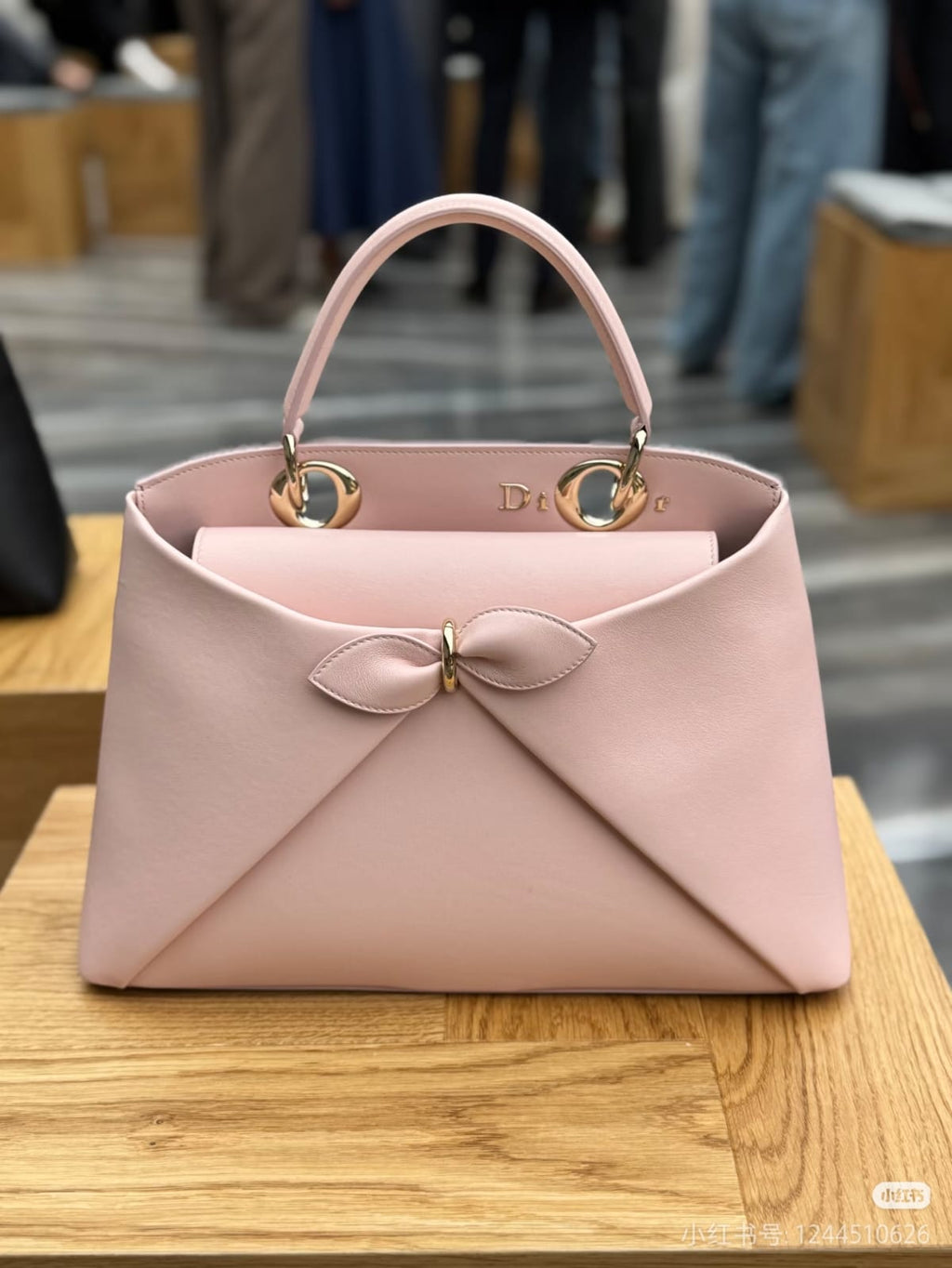 Luxe Bow Handle Bag – Prestige Edition