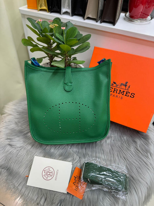 Hermès – Evelyne III PM Shoulder Bag (Green Vert Bambou)