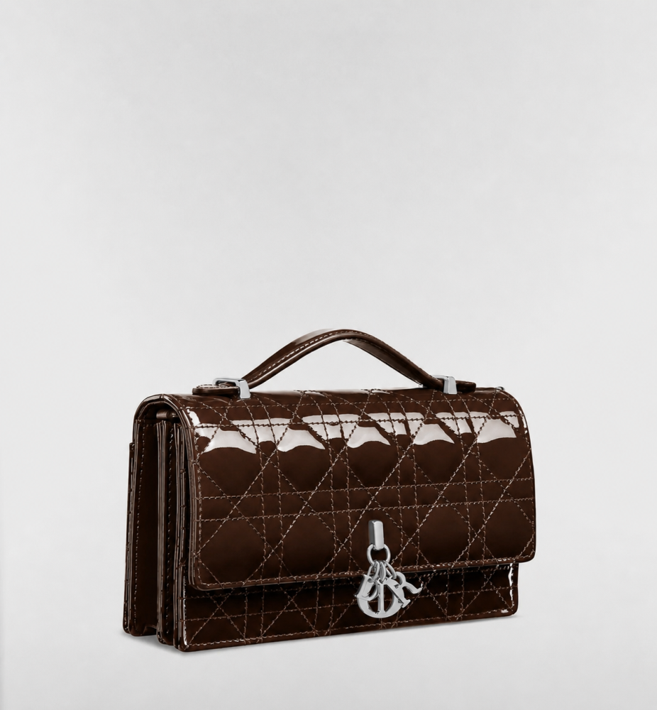 Luxe Quilted Chain Bag – Signature Edition